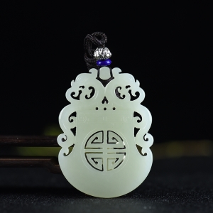 山料和田白玉府上有龙吊坠