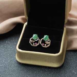 18K糯冰种翠绿翡翠耳钉