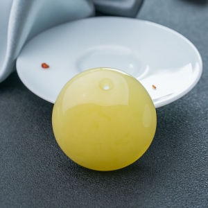 鸡油黄蜜蜡平安扣吊坠