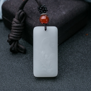 山料和田羊脂白玉蝶恋花吊坠