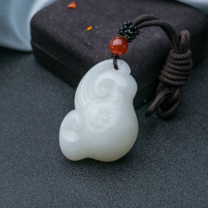 山料和田羊脂白玉如意吊坠