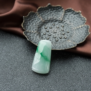 糯种飘翠翡翠节节高升吊坠