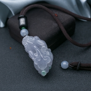 糯冰种春带彩翡翠貔貅吊坠