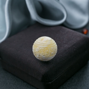 20mm白花蜜蜡回纹珠