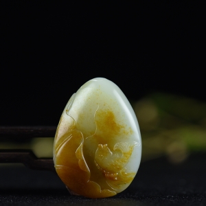 籽料和田白玉年年有余吊坠