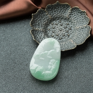 糯种飘翠翡翠山水意境吊坠