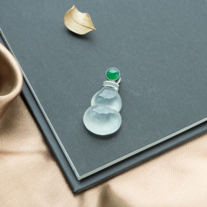 18K冰种翡翠福禄吊坠