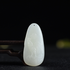 籽料和田白玉酉鸡吊坠