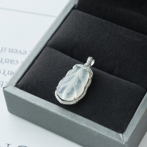 18K冰种翡翠金枝玉叶吊坠
