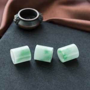 糯种飘翠翡翠路路通吊坠（单件）