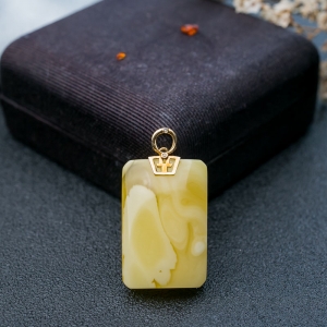18K蜜蜡无事牌吊坠