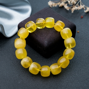 鸡油黄金绞蜜桶珠单圈手串