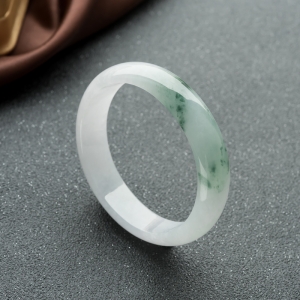 55mm糯冰种飘花翡翠贵妃镯