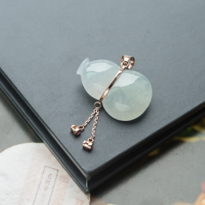 18K糯冰种浅绿翡翠福禄吊坠