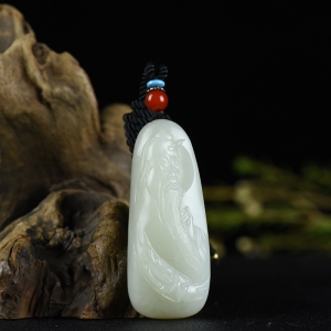 籽料和田白玉关公吊坠