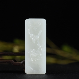 籽料和田白玉花开富贵吊坠