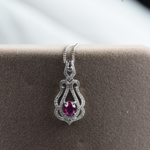 18K玫红色红宝石吊坠