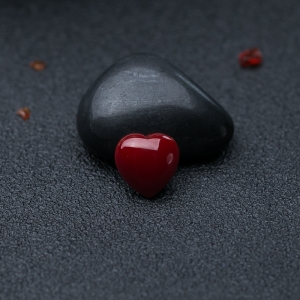 阿卡牛血红珊瑚心形戒面