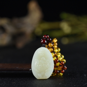 籽料和田白玉蝶恋花吊坠