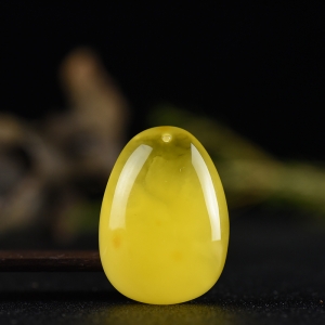 金绞蜜蜜蜡水滴吊坠