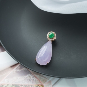 18K糯冰种紫罗兰翡翠水滴吊坠
