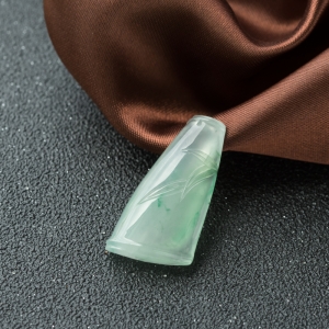 冰种飘翠翡翠节节高升吊坠