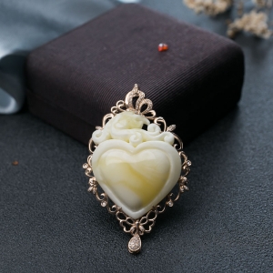 18K白蜜心形吊坠