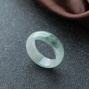 糯冰种飘花翡翠指环