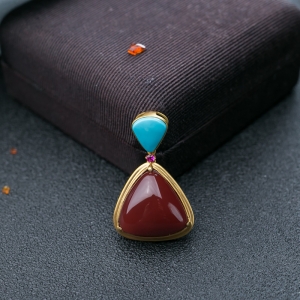 18K玫瑰红南红吊坠