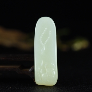 籽料和田白玉花开见佛吊坠