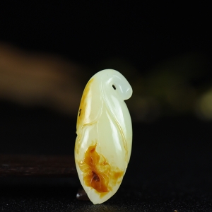 籽料和田白玉玉兰花吊坠