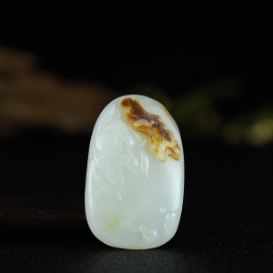 籽料和田白玉荷塘清趣吊坠