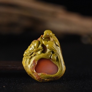 铁皮包浆料南红花开富贵吊坠