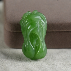 山料和田碧玉白菜吊坠
