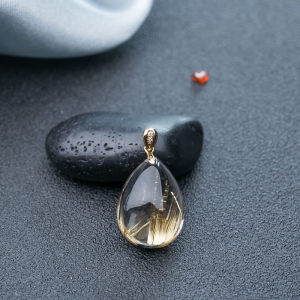 18K钛晶水滴吊坠