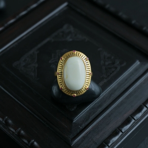 18K带皮白蜜戒指