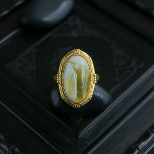 18K白花蜜蜡戒指