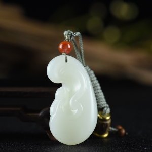 籽料和田白玉福音吊坠