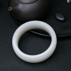 59mm山料和田白玉扁镯