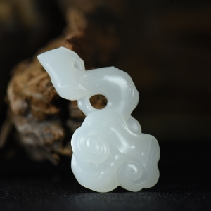 籽料和田白玉如意吊坠