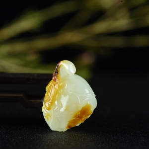 山流水料和田白玉莲蓬吊坠