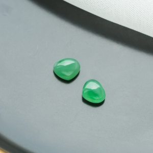 糯冰种翠绿翡翠戒面