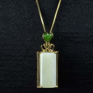 银镶山料和田白玉无事牌吊坠