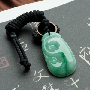 糯冰种飘翠翡翠如意吊坠
