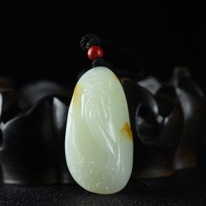 籽料和田白玉关公吊坠