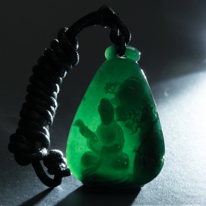 糯冰种墨翠观音吊坠