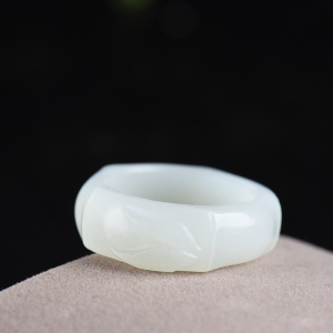 籽料和田白玉节节高指环