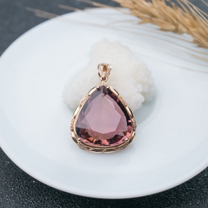 18K粉色碧玺吊坠