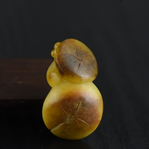 籽料和田玉黄沁君子之交吊坠