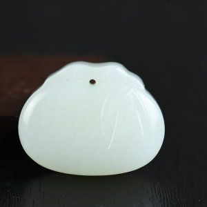 籽料和田白玉节节高平安锁吊坠